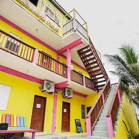 Travellers Palm Backpackers Vandrarhem Caye Caulker Exteriör bild