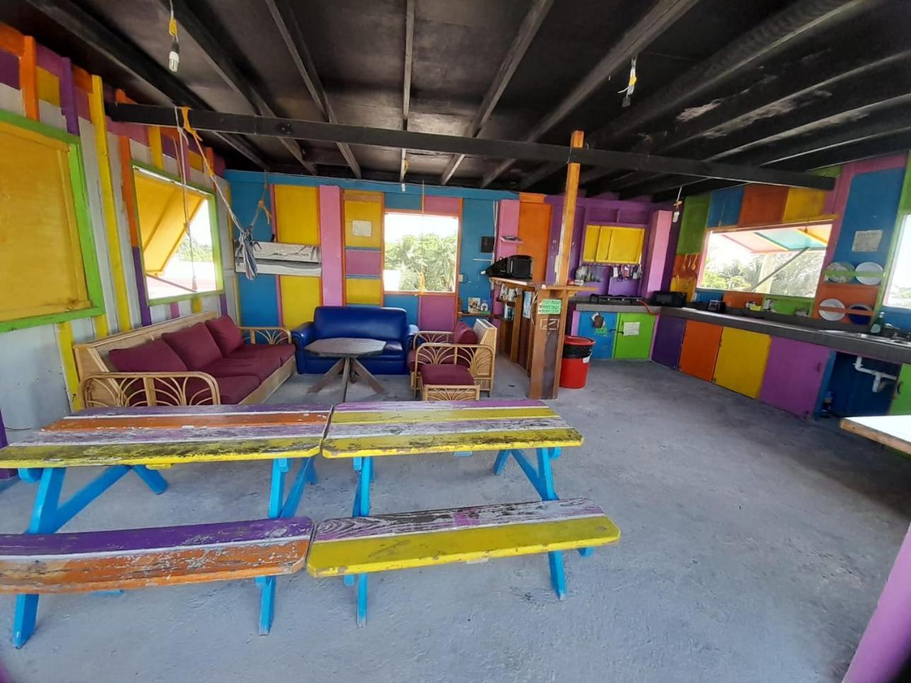 Travellers Palm Backpackers Vandrarhem Caye Caulker Exteriör bild